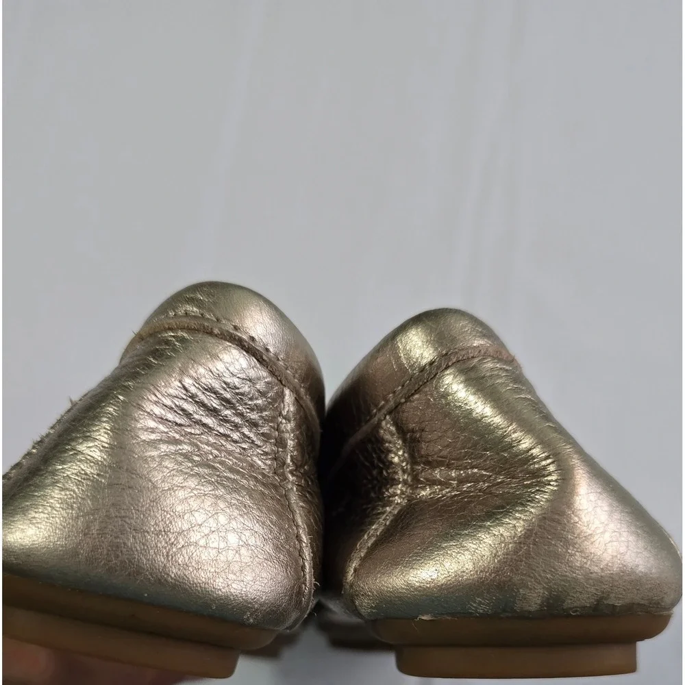 Calvin Klein Leta Metallic Gold Leather Loafers Driving Mocs Logo Hardware 8.5